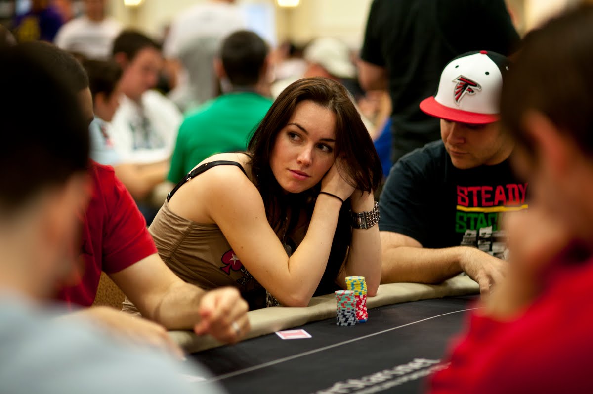 Read more about the article Some Beautiful Poker Players in the World